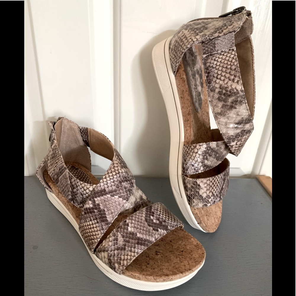 Adrienne Vittadini Snakeskin Sandals Size 7.5